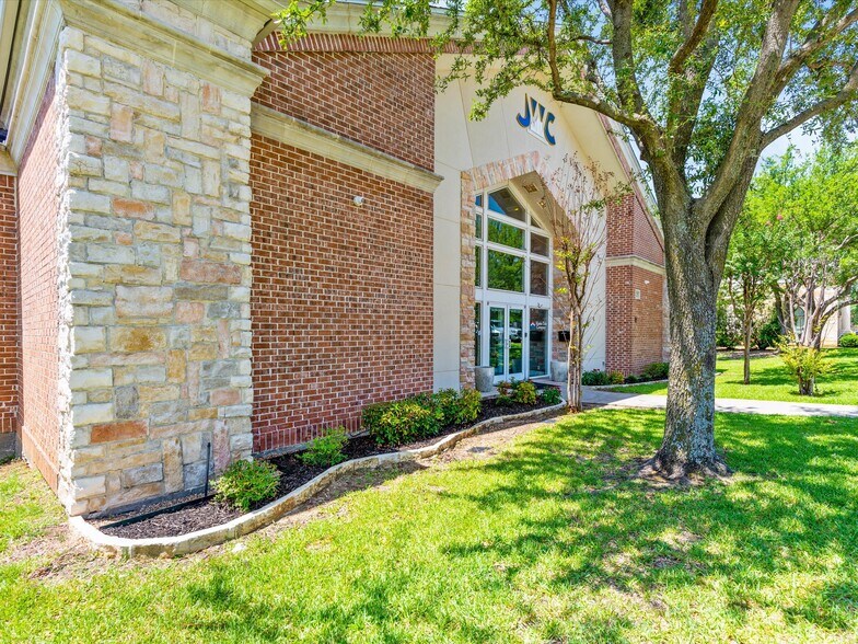 425 E Southlake Blvd, Southlake, TX à louer - Photo du bâtiment - Image 3 de 5
