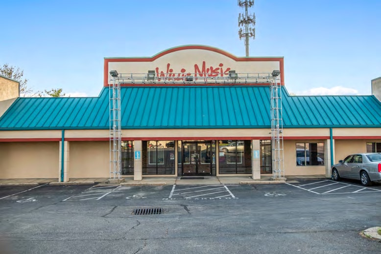 7567 Mall Rd, Florence, KY à vendre - Photo du bâtiment - Image 3 de 9