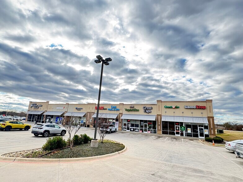 1707 S Broadway St & Hwy 11, Sulphur Springs, TX à louer - Photo du bâtiment - Image 2 de 9