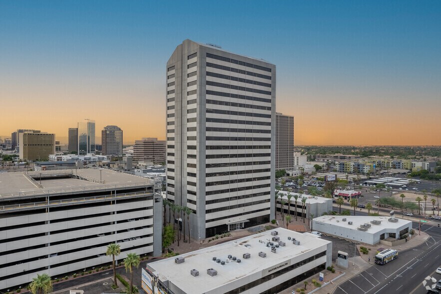 4041 N Central Ave, Phoenix, AZ à louer - Photo du bâtiment - Image 2 de 9