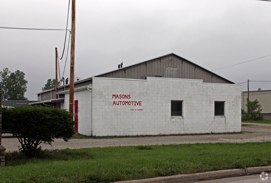 102 E Jones Rd, Fostoria, OH à vendre - Photo du bâtiment - Image 2 de 3