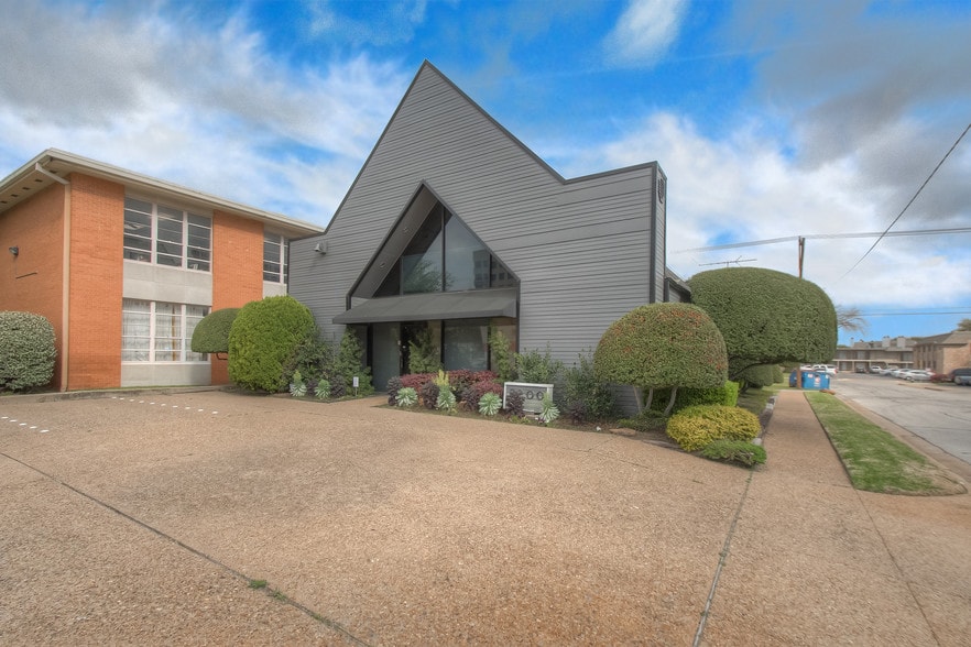 3200 W 4th St, Fort Worth, TX for lease - Primary Photo - Image 1 of 28