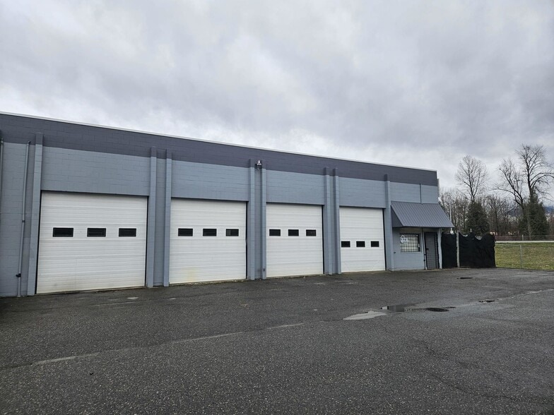 44344 Yale Rd, Chilliwack, BC for lease - Building Photo - Image 3 of 6