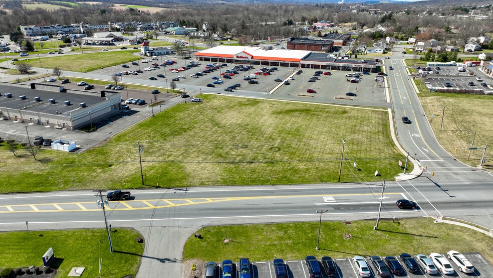 190 Old Swede Rd, Douglassville, PA for lease - Primary Photo - Image 1 of 4