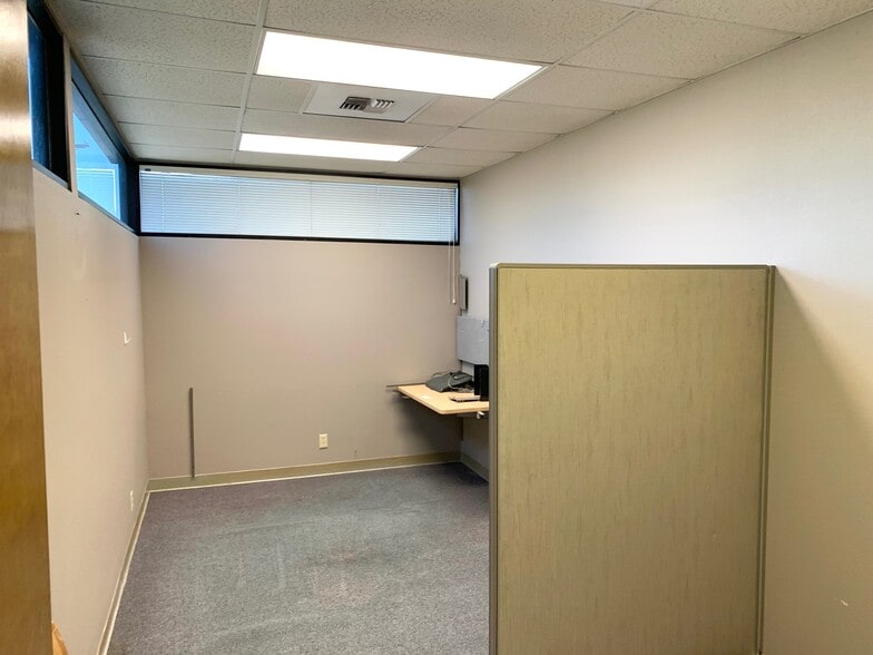 1441-1443 E El Monte Way, Dinuba, CA for lease - Interior Photo - Image 3 of 5