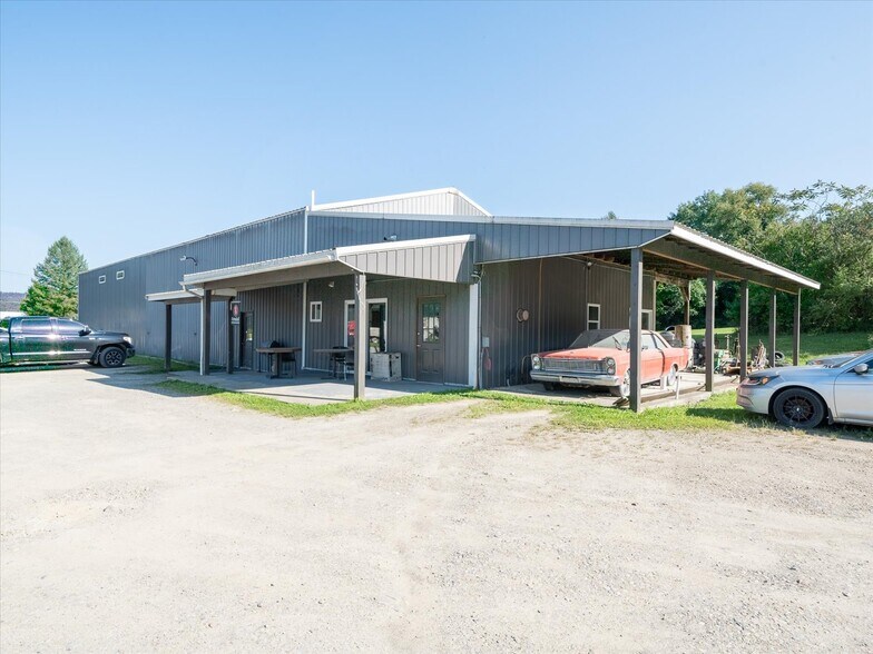 8383 NY-961F, Arkport, NY à vendre - Photo du bâtiment - Image 3 de 36