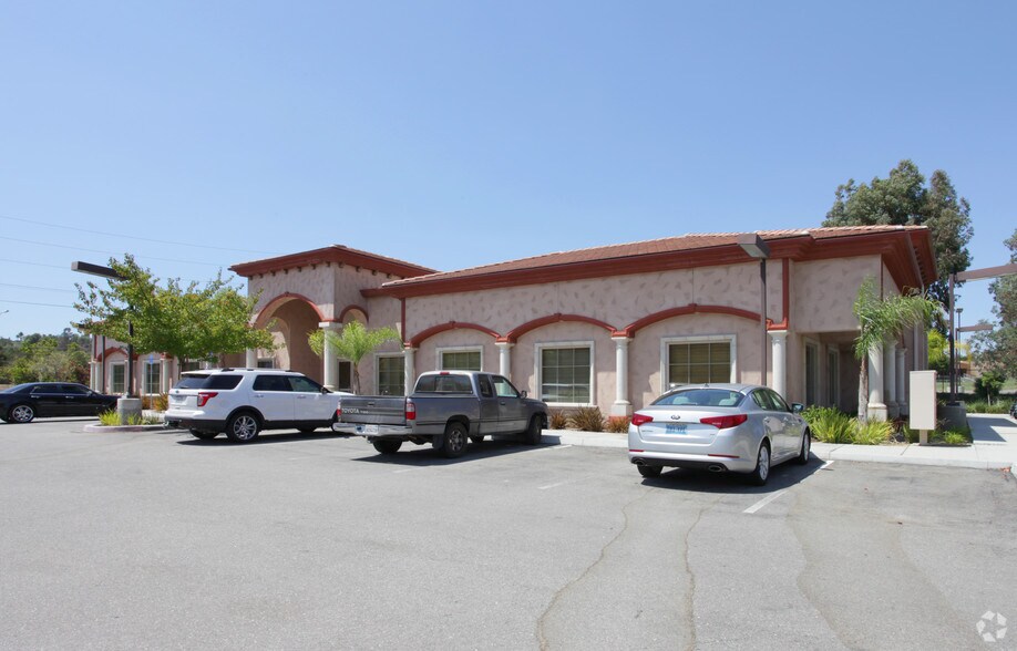 43920 Margarita Rd, Temecula, CA à louer - Photo du bâtiment - Image 2 de 3