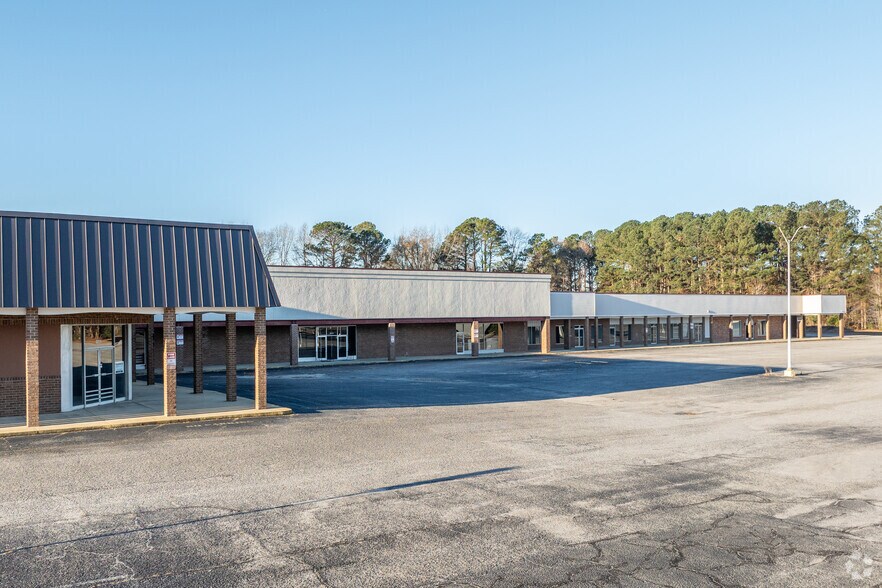 1543 W Market St, Smithfield, NC à louer - Photo du bâtiment - Image 3 de 8