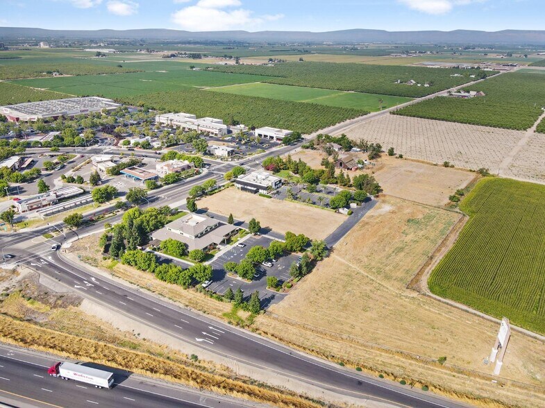 3301 W Monte Vista Ave, Turlock, CA à vendre - Photo du bâtiment - Image 3 de 8