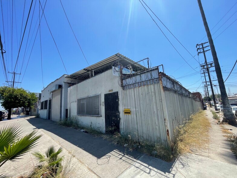 3404 E Olympic Blvd, Los Angeles, CA à vendre - Photo du bâtiment - Image 1 de 7