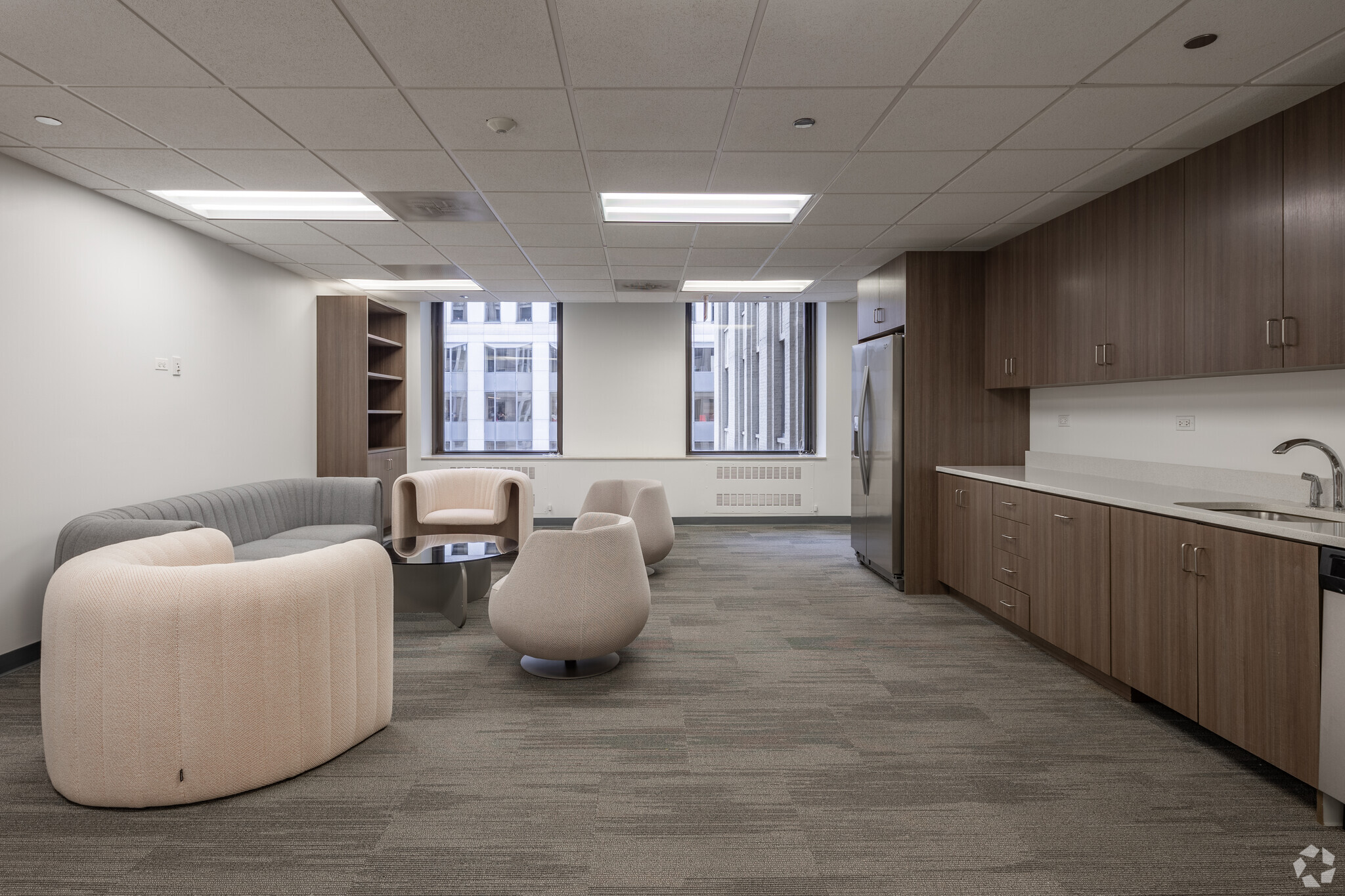 205 W Wacker Dr, Chicago, IL for sale Interior Photo- Image 1 of 4