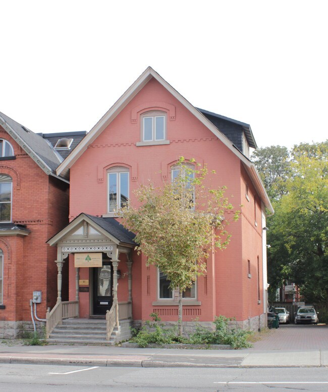 Plus de détails pour 470 Somerset St W, Ottawa, ON - Bureau à vendre