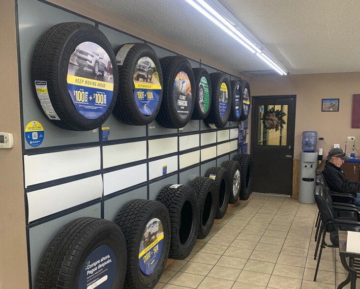 Guymon Tire Center and Convenience Store portfolio of 3 properties for sale on LoopNet.ca - Building Photo - Image 3 of 10