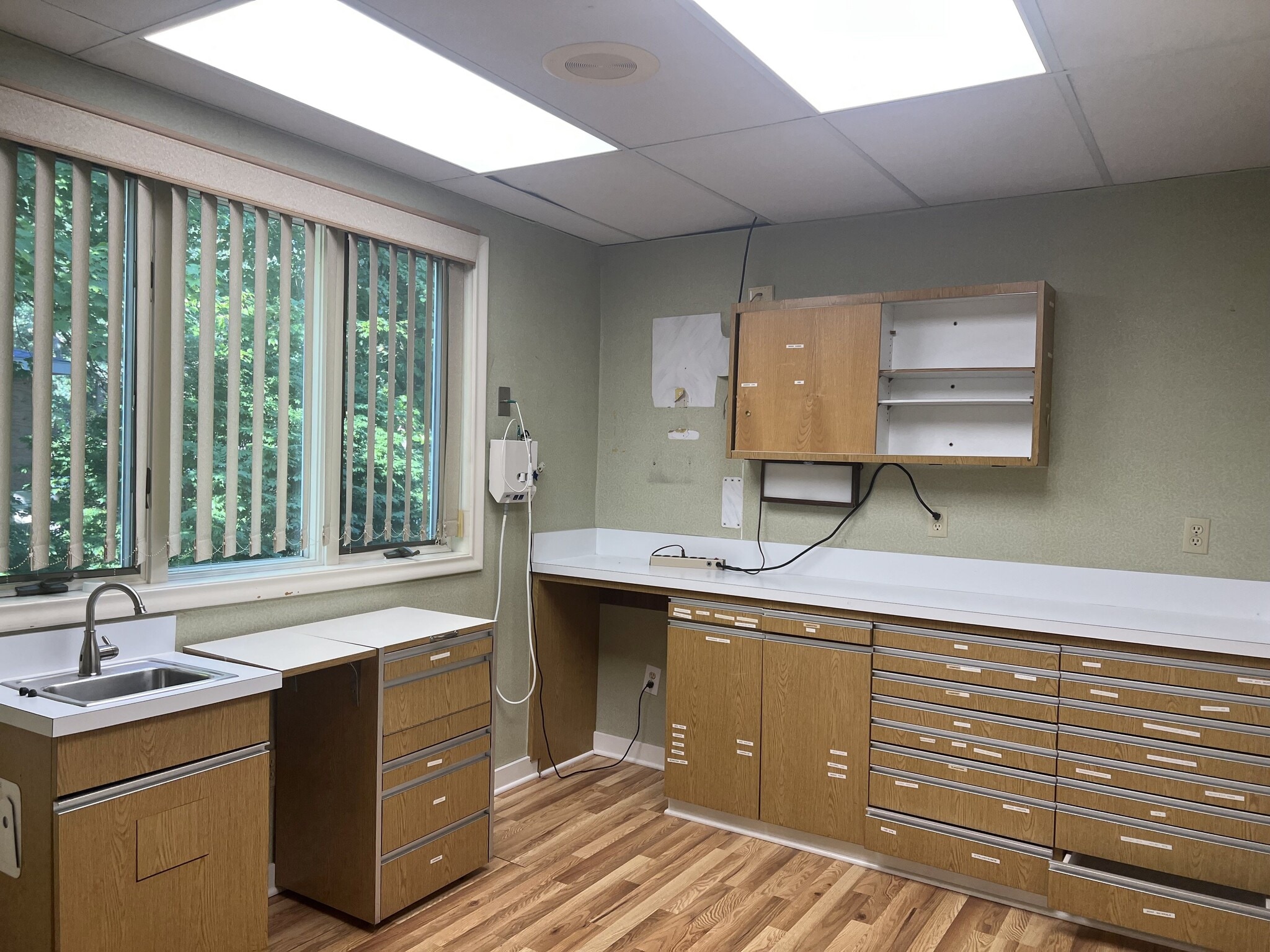 571 Wolcott St, Waterbury, CT for lease Interior Photo- Image 1 of 3