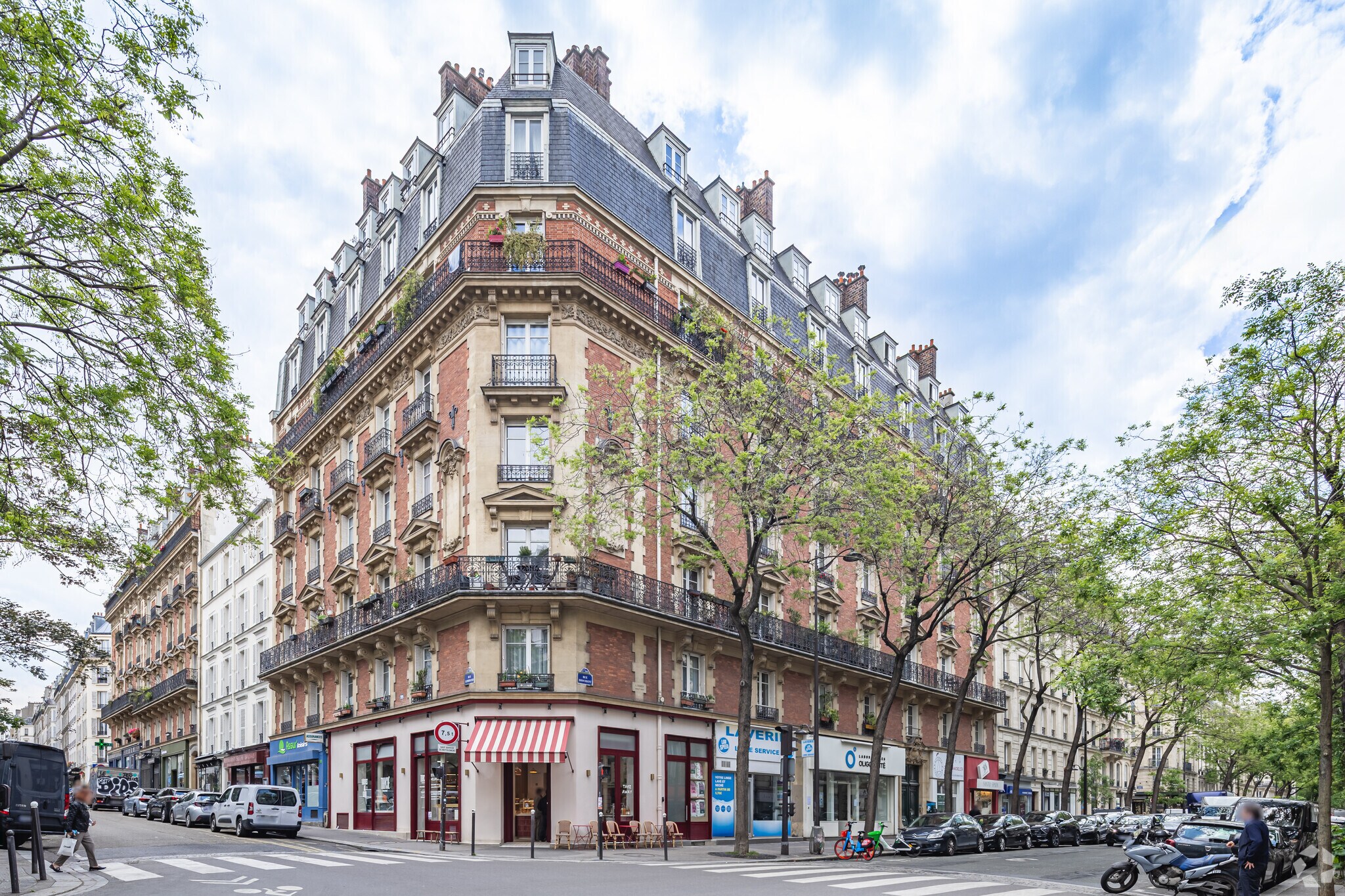 22 Rue Brochant, Paris for lease Primary Photo- Image 1 of 9