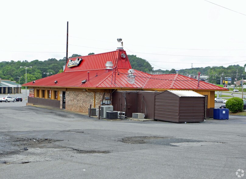 829 8th St N, Bessemer, AL à vendre - Photo du bâtiment - Image 2 de 6