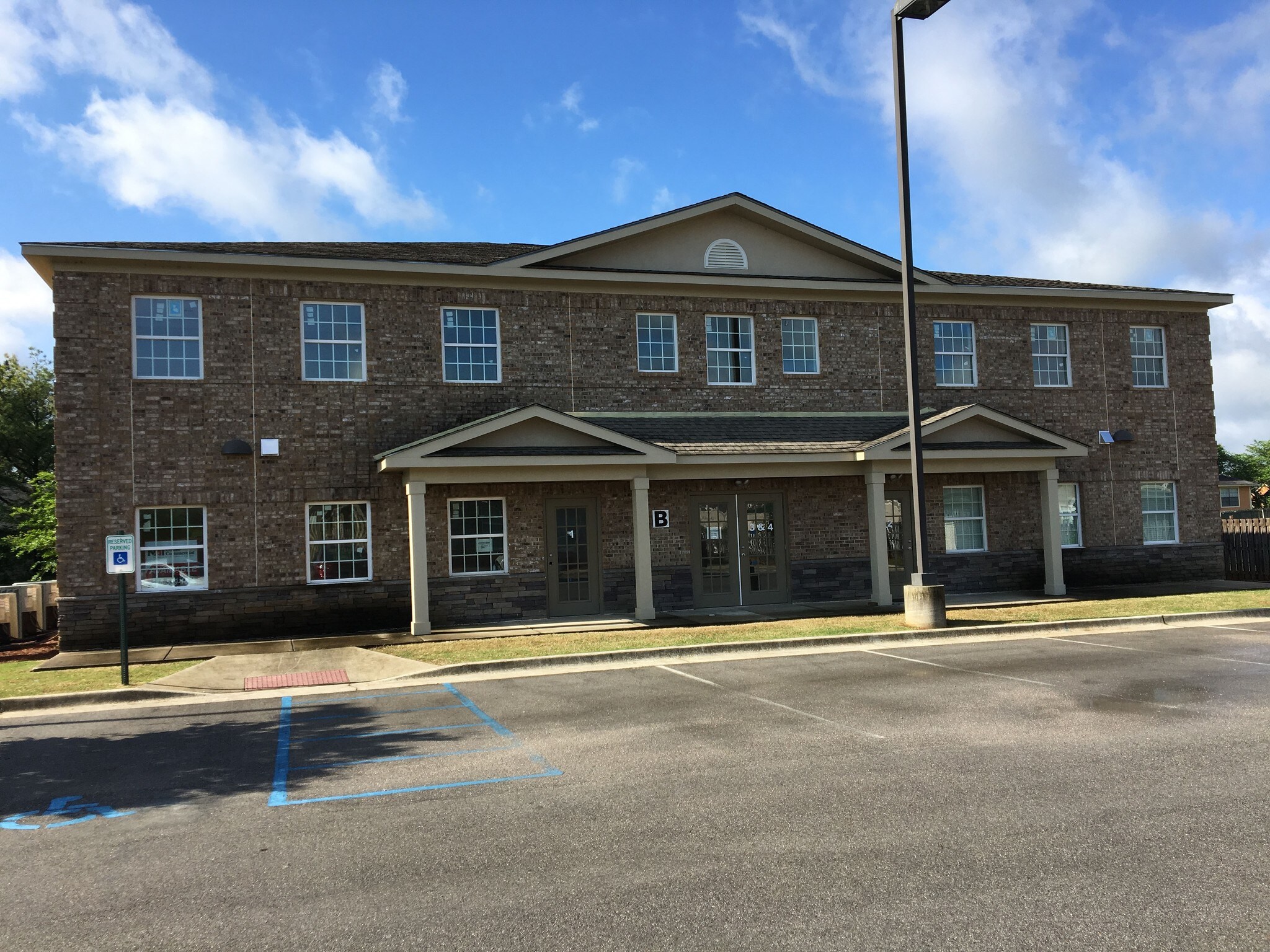 1101 McMurtrie Dr, Huntsville, AL à vendre Photo du bâtiment- Image 1 de 4