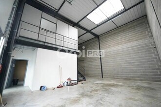 662 Rue Des Jonchères, Genay for lease Interior Photo- Image 2 of 6