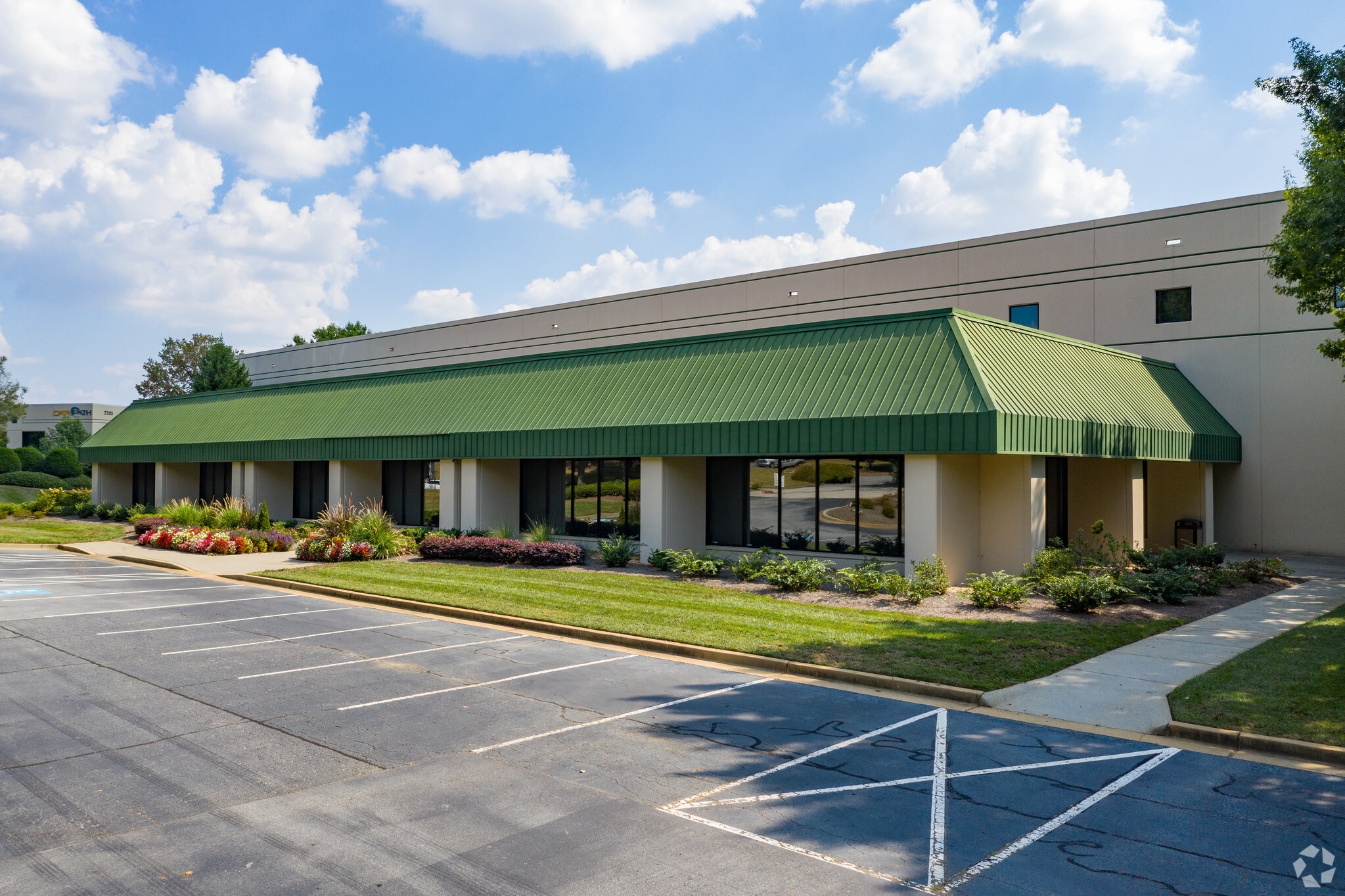 2165 Northmont Pky, Duluth, GA for lease Building Photo- Image 1 of 12