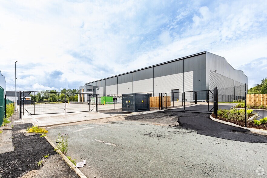 New Bridge Rd, Ellesmere Port for lease - Building Photo - Image 3 of 5