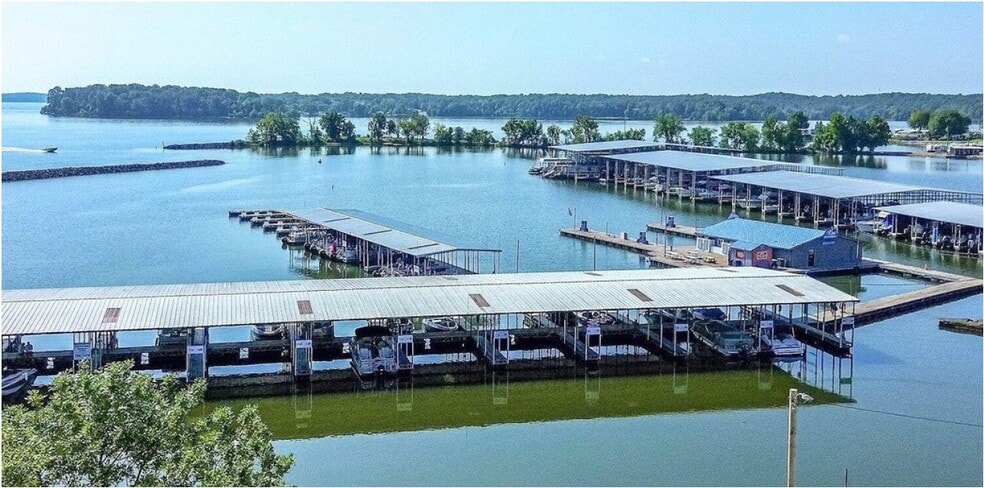 81 Cabin Ln, Gilbertsville, KY for sale - Primary Photo - Image 1 of 8