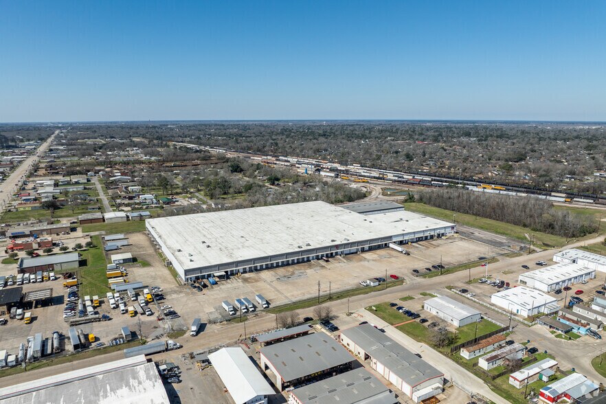 650 S 23rd St, Beaumont, TX à louer - Aérien - Image 2 de 15