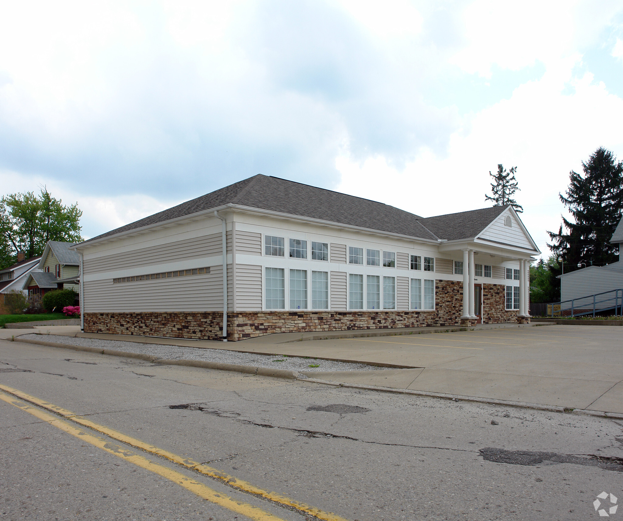 1410-1420 W State St, Alliance, OH à vendre Photo principale- Image 1 de 1