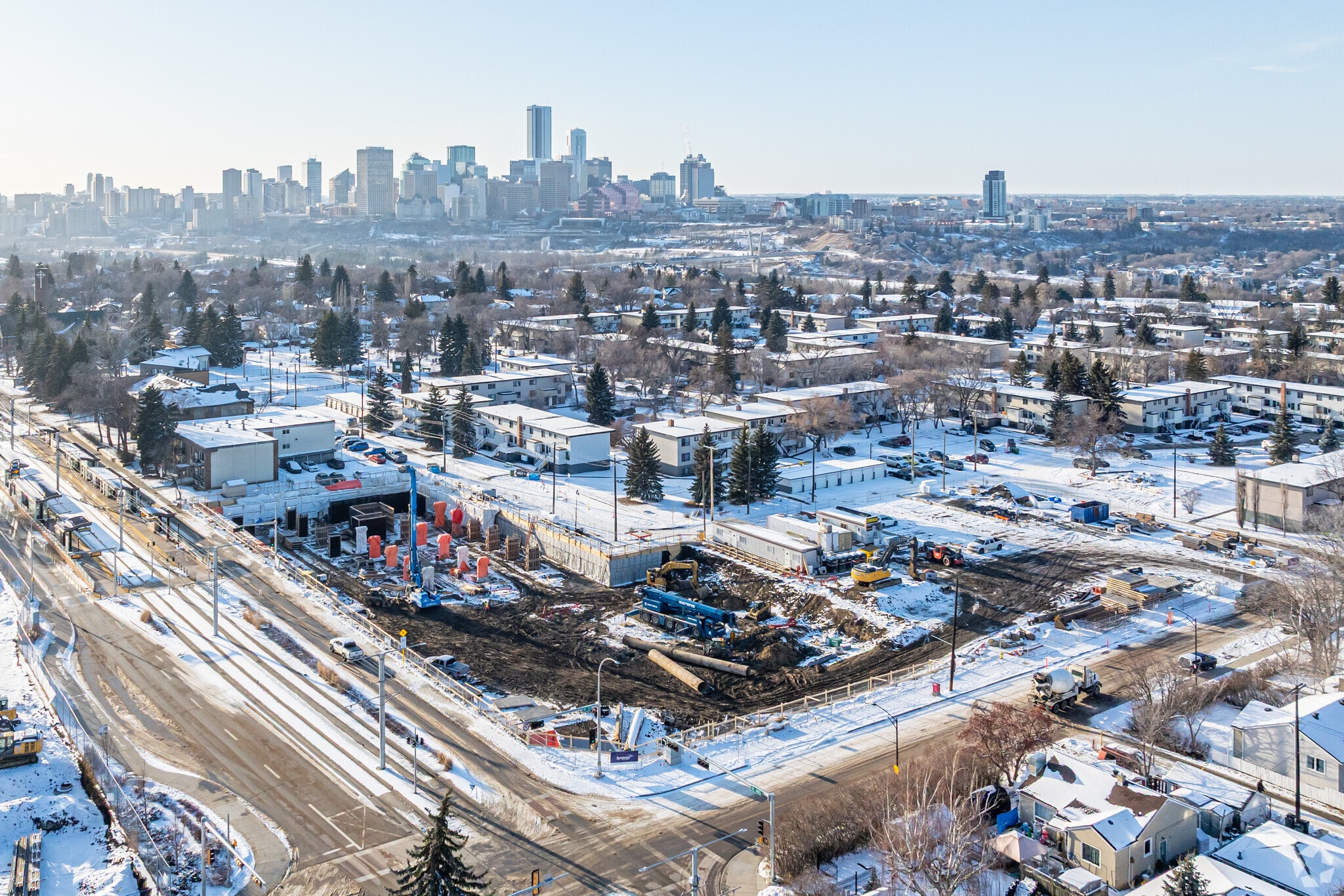 9524 87 St NW, Edmonton, AB à louer Photo principale- Image 1 de 2