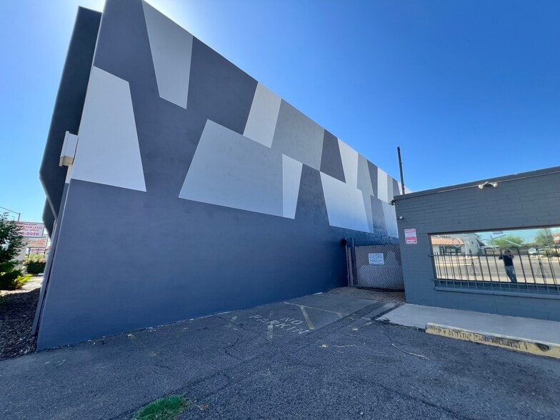 2841 E Bell Rd, Phoenix, AZ for lease - Building Photo - Image 3 of 8