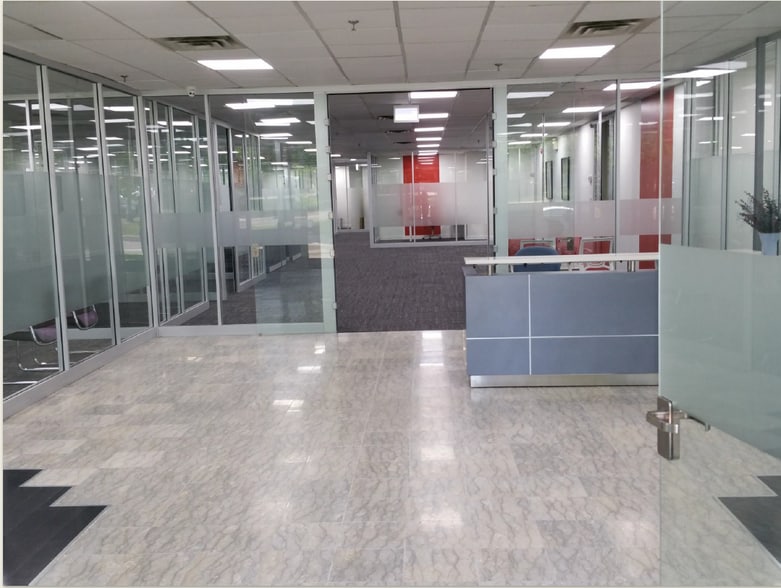 267 Matheson Blvd E, Mississauga, ON for lease - Interior Photo - Image 3 of 20