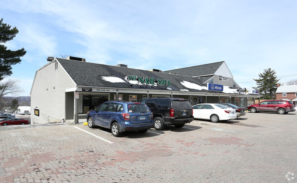 954 E Main St, Torrington, CT à louer - Photo principale - Image 1 de 2