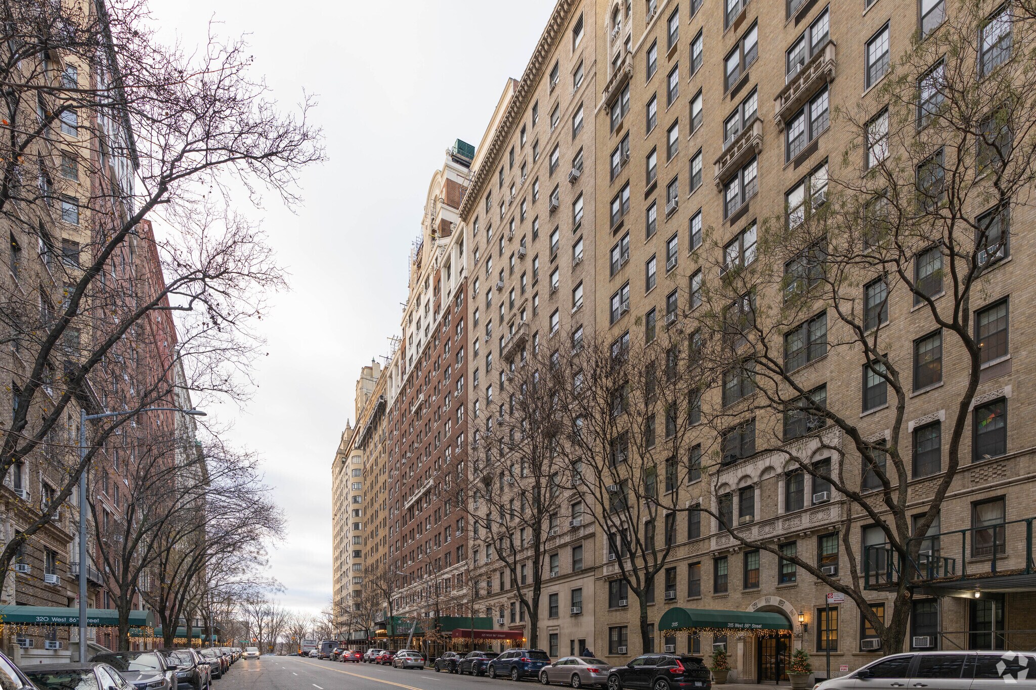 325 W 86th St, New York, NY à vendre Photo du bâtiment- Image 1 de 2