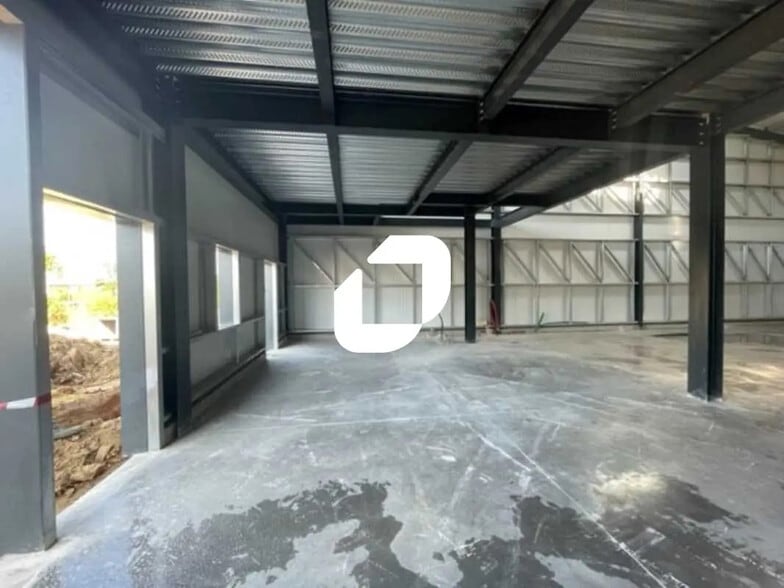 Flex in Ennery for sale - Building Photo - Image 2 of 10