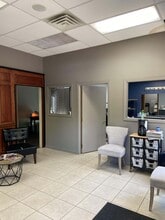 262 N Phelps Ave, Rockford, IL for lease Interior Photo- Image 1 of 11