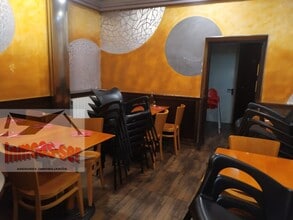 Retail in Barcelona, Barcelona for lease Interior Photo- Image 2 of 20