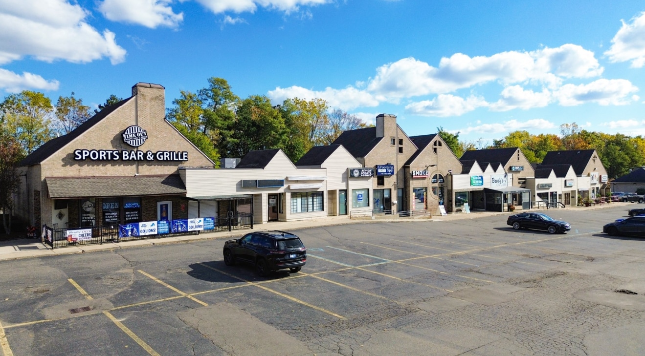 1003-1067 S Cass Lake Rd, Waterford, MI for lease Building Photo- Image 1 of 6