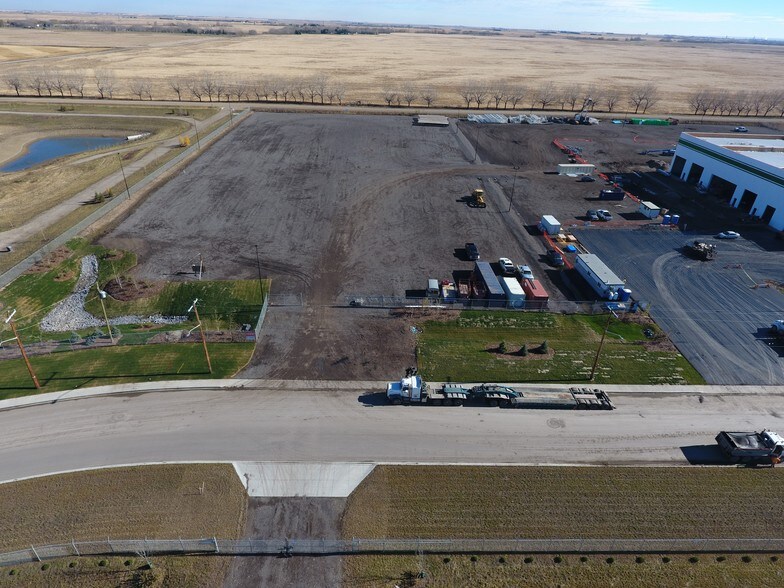 18 Fulton Dr, Rocky View No 44, AB à vendre - Photo principale - Image 1 de 1