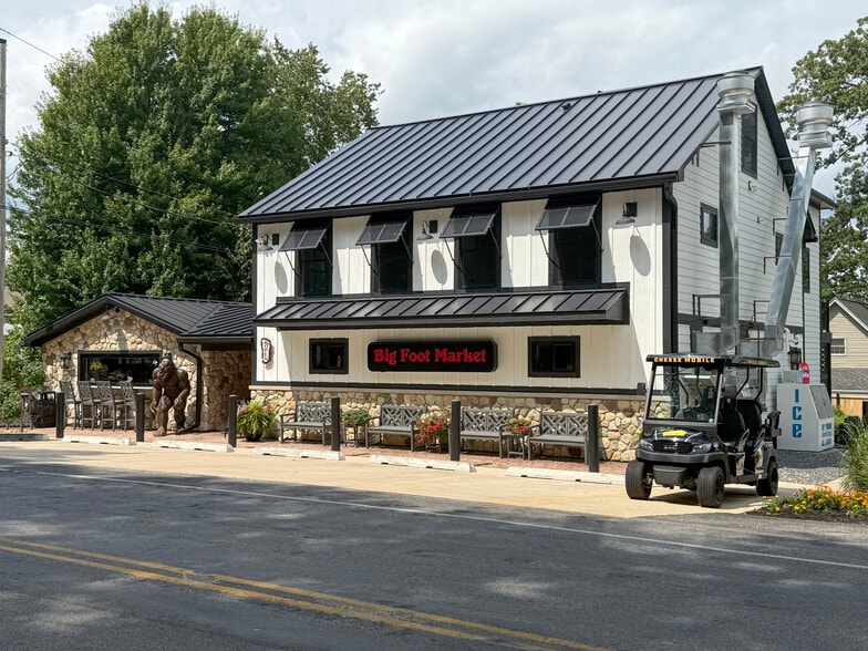 W4724 S Lakeshore Dr, Fontana-on-Geneva Lake, WI for sale - Building Photo - Image 1 of 40