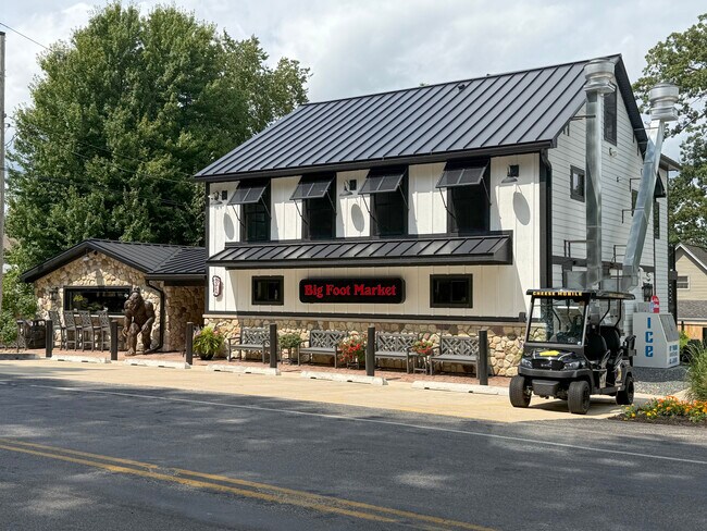 More details for W4724 S Lakeshore Dr, Fontana-on-Geneva Lake, WI - Retail for Sale