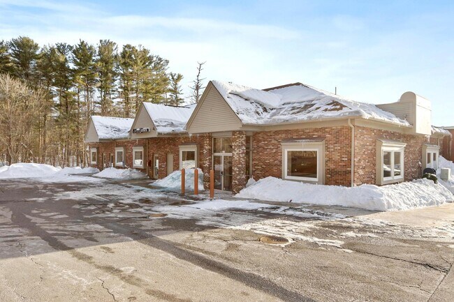 Plus de détails pour 223 Groton Rd, Westford, MA - Commerce de détail à louer