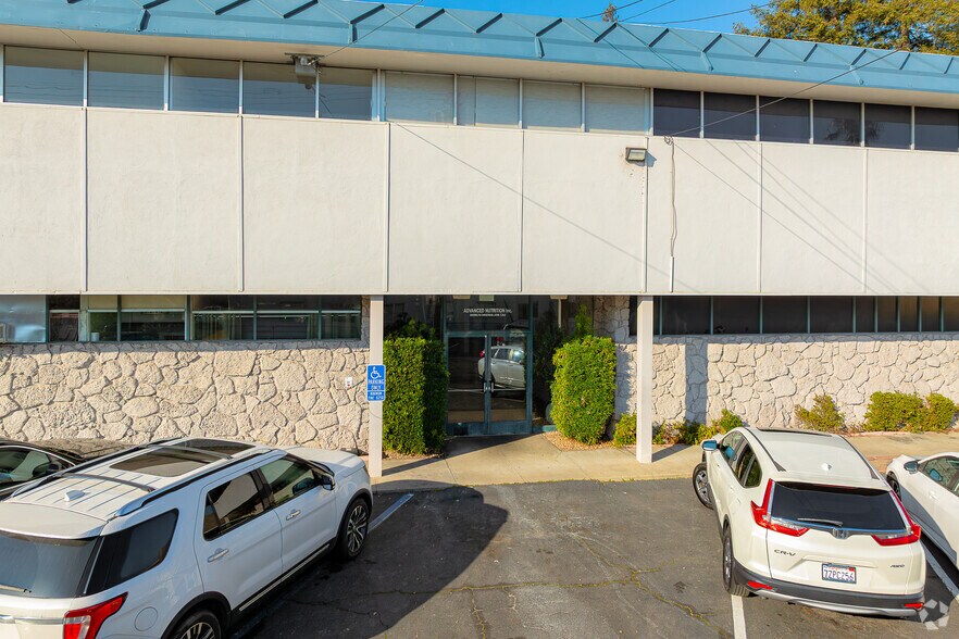 2322 Butano Dr, Sacramento, CA à louer - Photo du bâtiment - Image 2 de 27