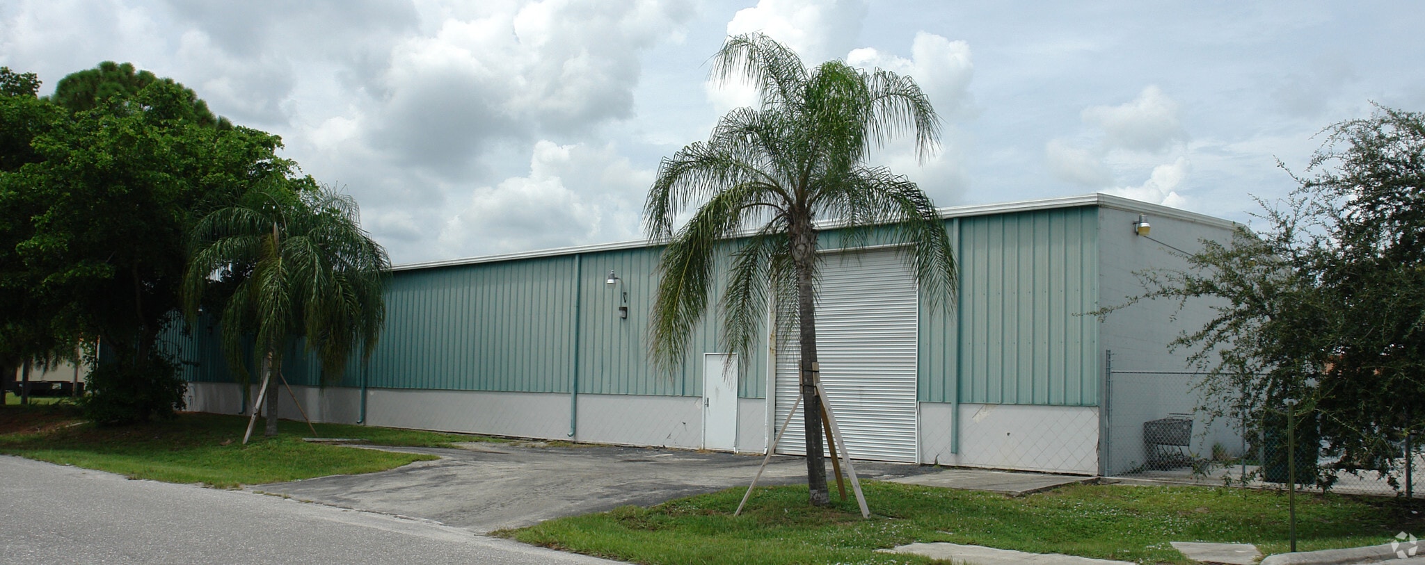 1613 SE 15th Ter, Cape Coral, FL for lease Primary Photo- Image 1 of 19