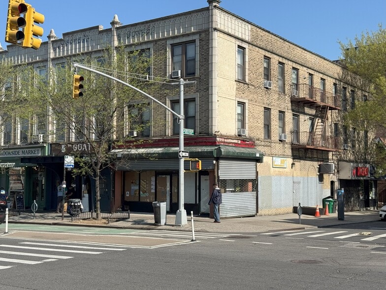 4319 Queens Blvd, Sunnyside, NY for lease - Building Photo - Image 2 of 2