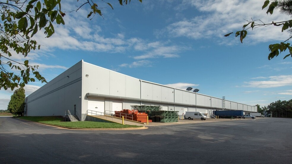 2100 Evergreen Blvd, Duluth, GA for lease - Building Photo - Image 3 of 3