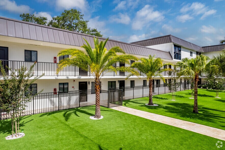 2025 Rogers St, Clearwater, FL à vendre - Photo du bâtiment - Image 1 de 18