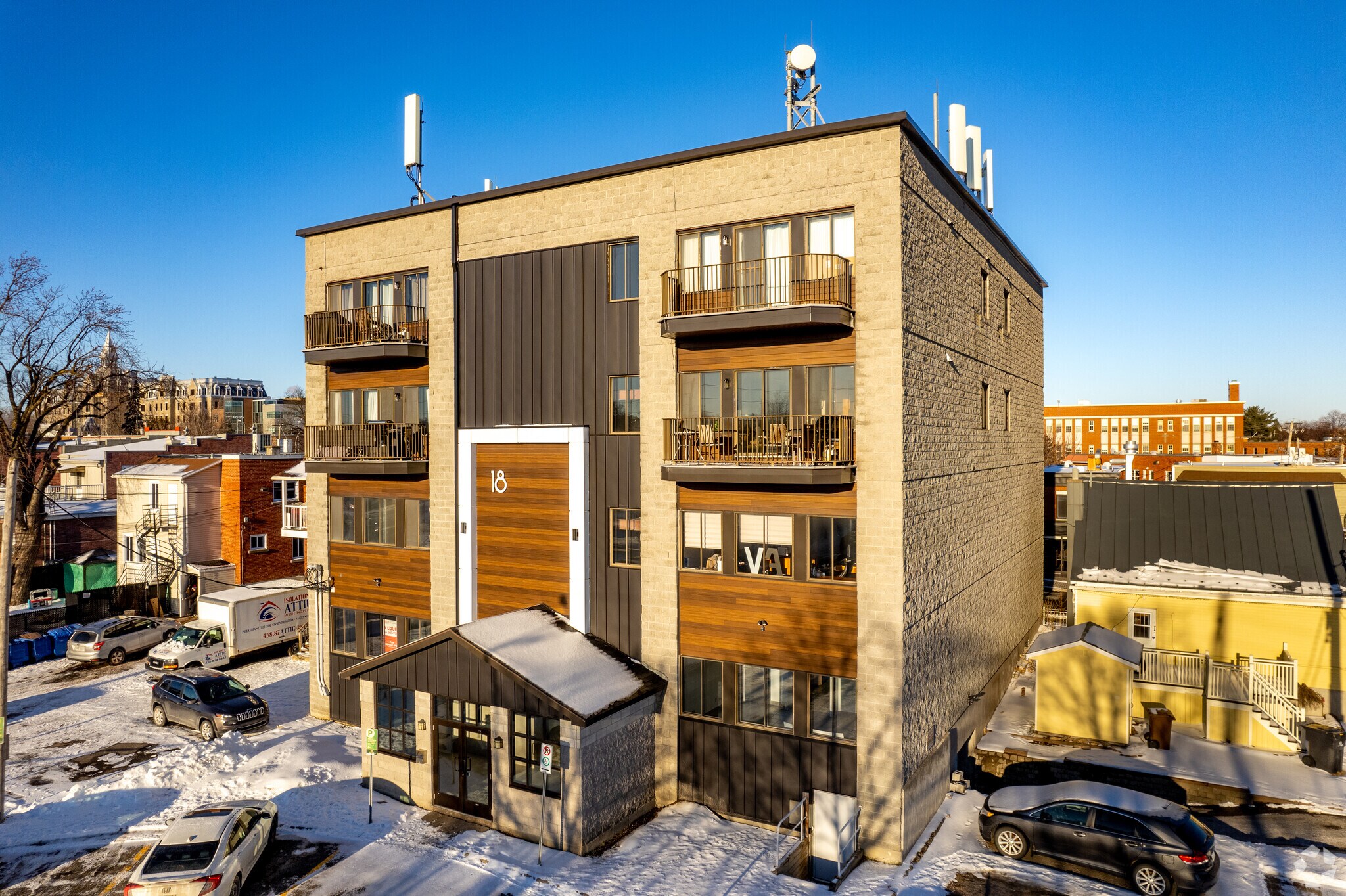 18 Rue Turgeon, Sainte-therese, QC for sale Primary Photo- Image 1 of 1