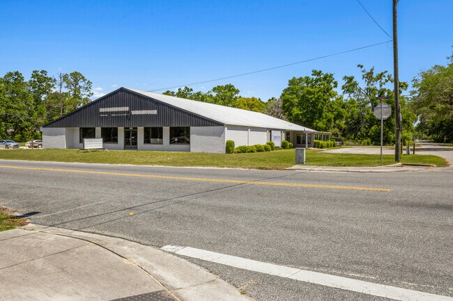 Plus de détails pour 903 Suwannee Ave NW, Branford, FL - Commerce de détail à vendre