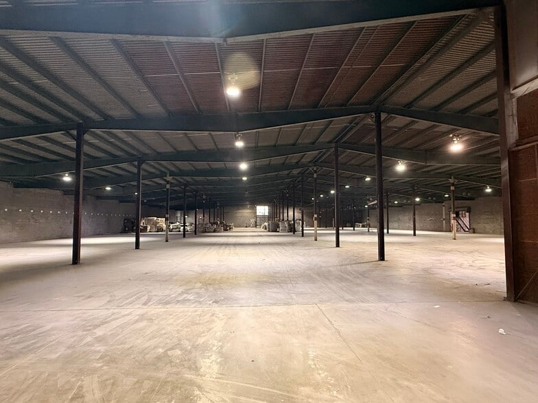 451 Gordon St, Roseville, OH à louer - Photo du bâtiment - Image 2 de 19