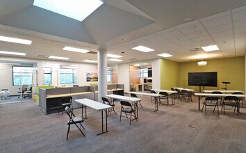 497 Oakway Rd, Eugene, OR for lease Interior Photo- Image 2 of 5