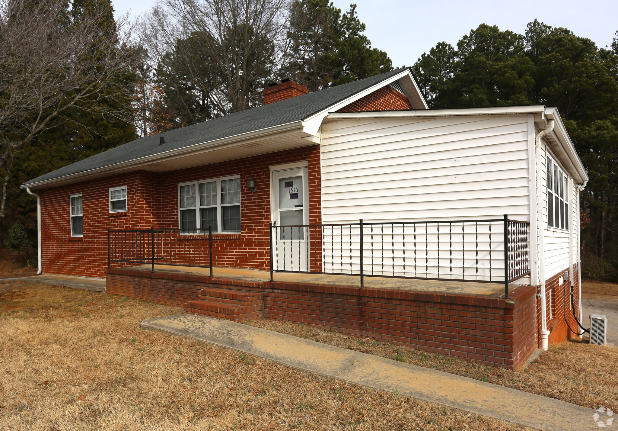 1916 Jake Alexander Blvd W, Salisbury, NC for sale Primary Photo- Image 1 of 1